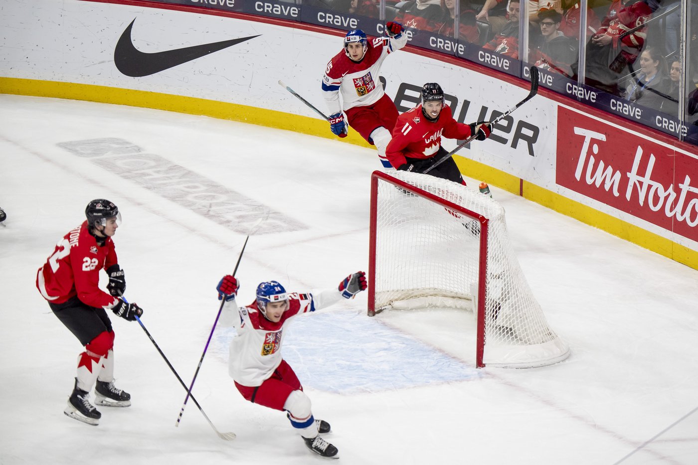 'It sucks': Canada falls to Czechia in medal round for third straight world juniors | iNFOnews.ca