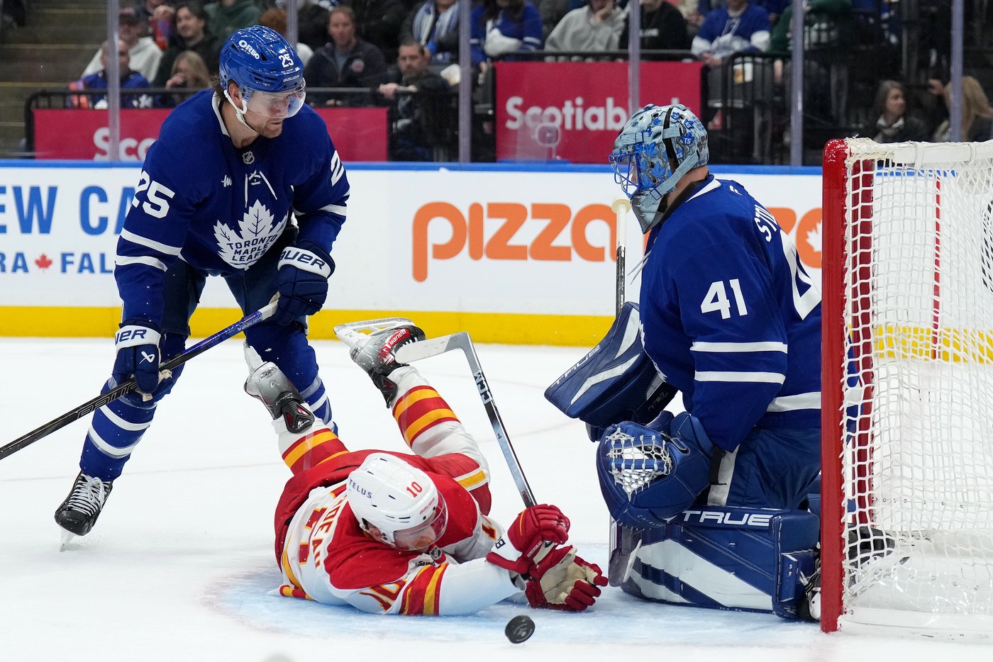 Domi scores late winner as Leafs fan Flames 4-3 | iNFOnews.ca Domi scores late winner as Leafs fan Flames 4-3 | iNFOnews.ca