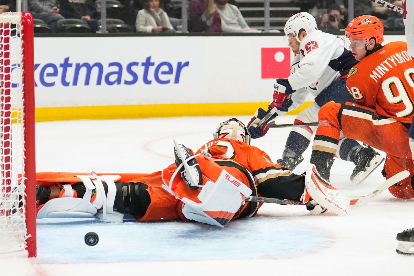 Ducks snap Capitals' 6-game winning streak with 4-3 shootout victory on goals by Terry, McTavish | iNFOnews.ca Ducks snap Capitals' 6-game winning streak with 4-3 shootout victory on goals by Terry, McTavish | iNFOnews.ca