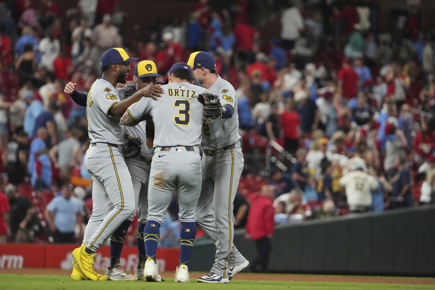 Turang has RBI single in 10th as Brewers beat Cardinals 3-2, cut magic number for division to 1 | iNFOnews.ca Turang has RBI single in 10th as Brewers beat Cardinals 3-2, cut magic number for division to 1 | iNFOnews.ca