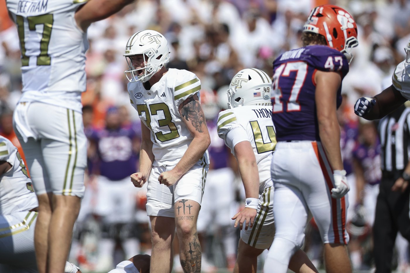 Georgia Tech hits 55-yard FG as time expires to stun No. 12 Clemson 24-21 | iNFOnews.ca Georgia Tech hits 55-yard FG as time expires to stun No. 12 Clemson 24-21 | iNFOnews.ca