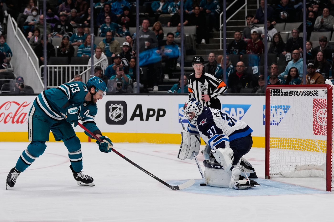 Will Smith scores tiebreaking goal late in 3rd period as Sharks beat Jets 2-1 | iNFOnews.ca Will Smith scores tiebreaking goal late in 3rd period as Sharks beat Jets 2-1 | iNFOnews.ca