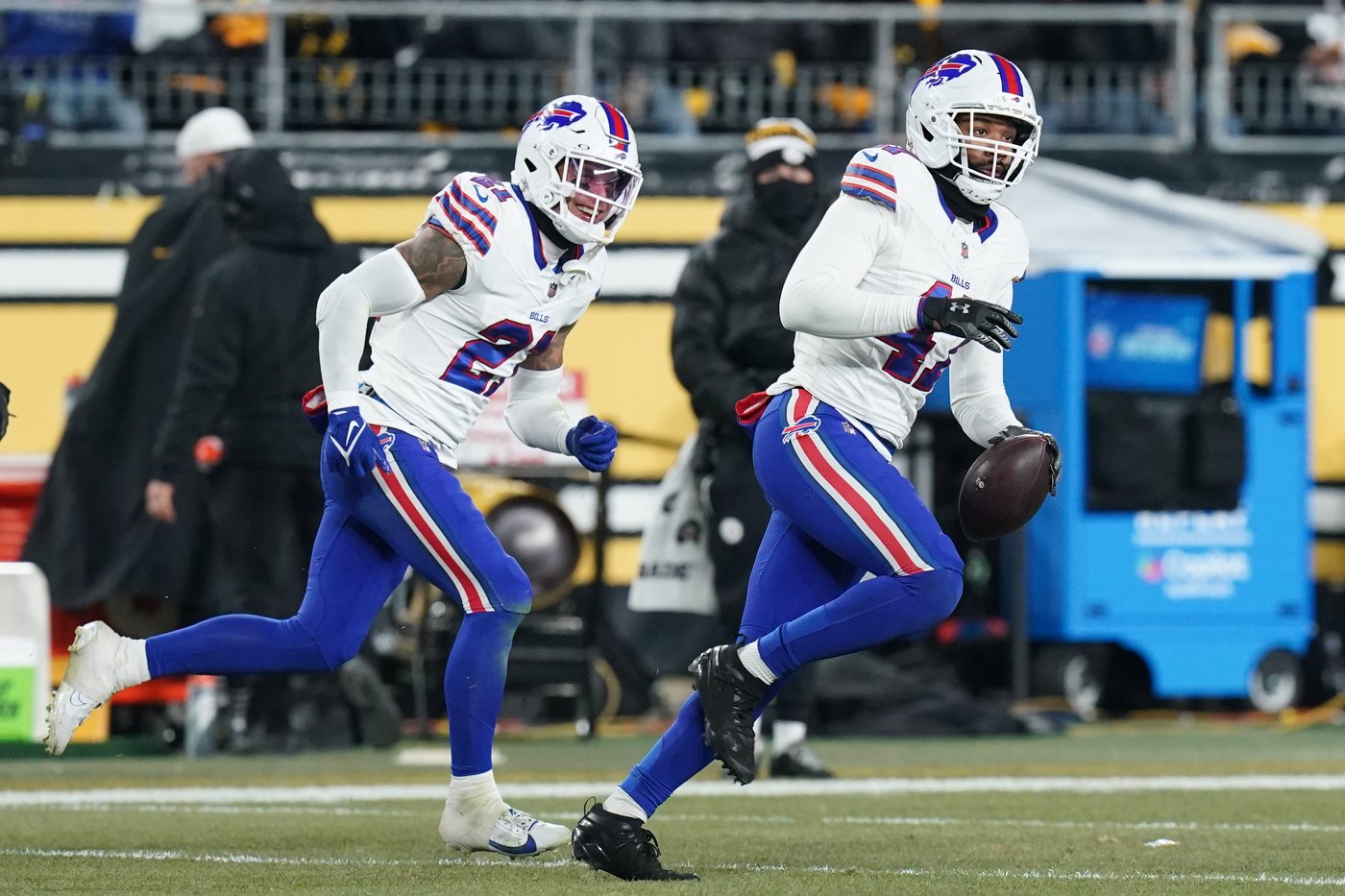 Josh Allen sets career mark for rushing TDs by a QB as the Bills mash the reeling Steelers 26-7 | iNFOnews.ca