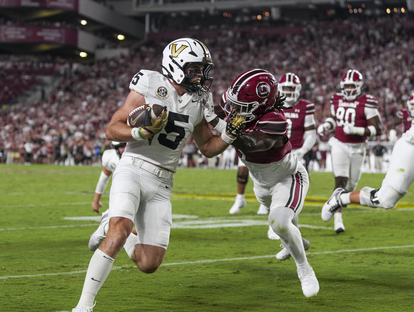 Vanderbilt knocks out Sellers, upsets No. 11 South Carolina to snap 16-losing streak vs. Gamecocks | iNFOnews.ca