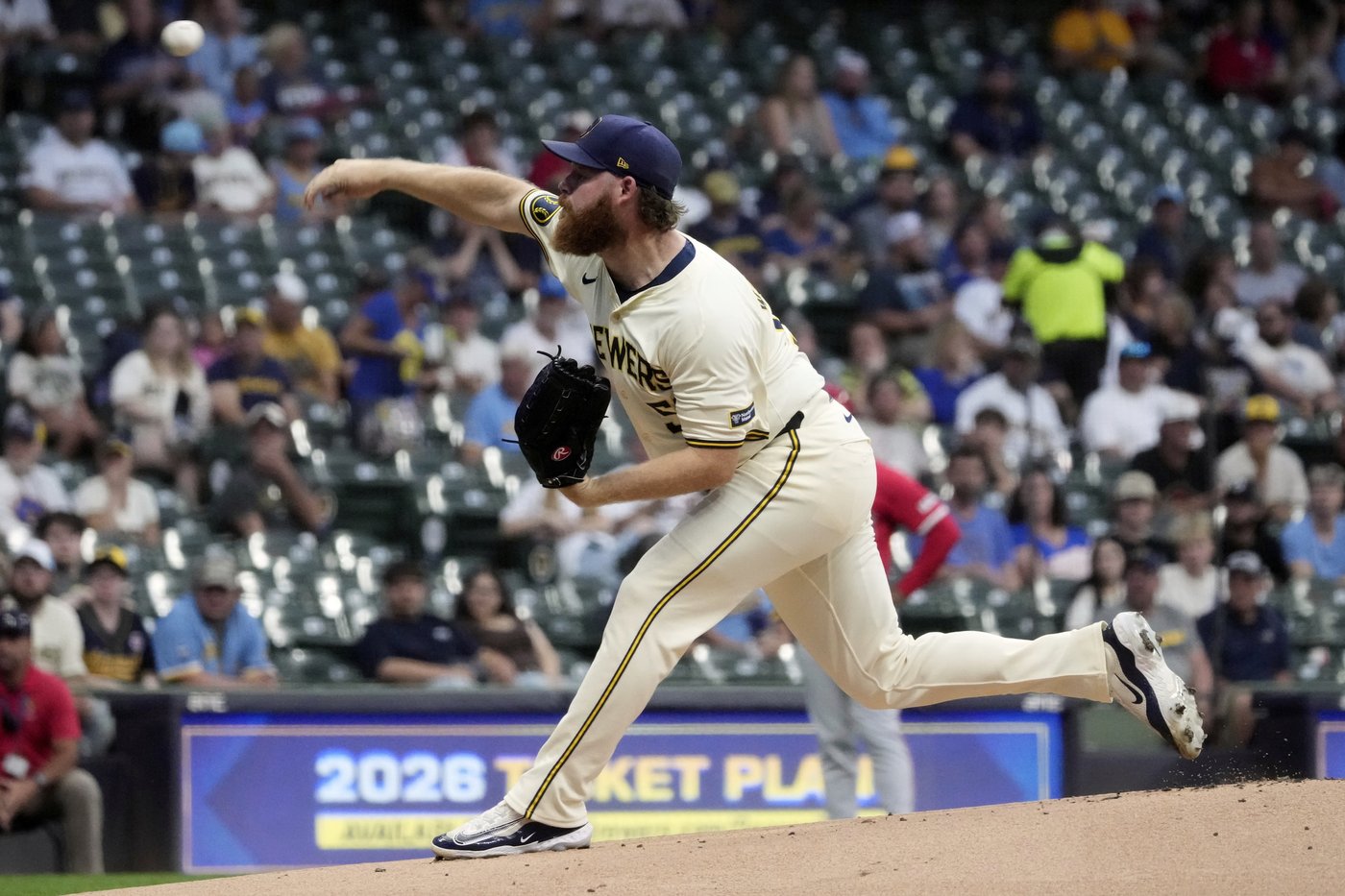 Brewers’ Brandon Woodruff headed to injured list; status for playoffs uncertain | iNFOnews.ca