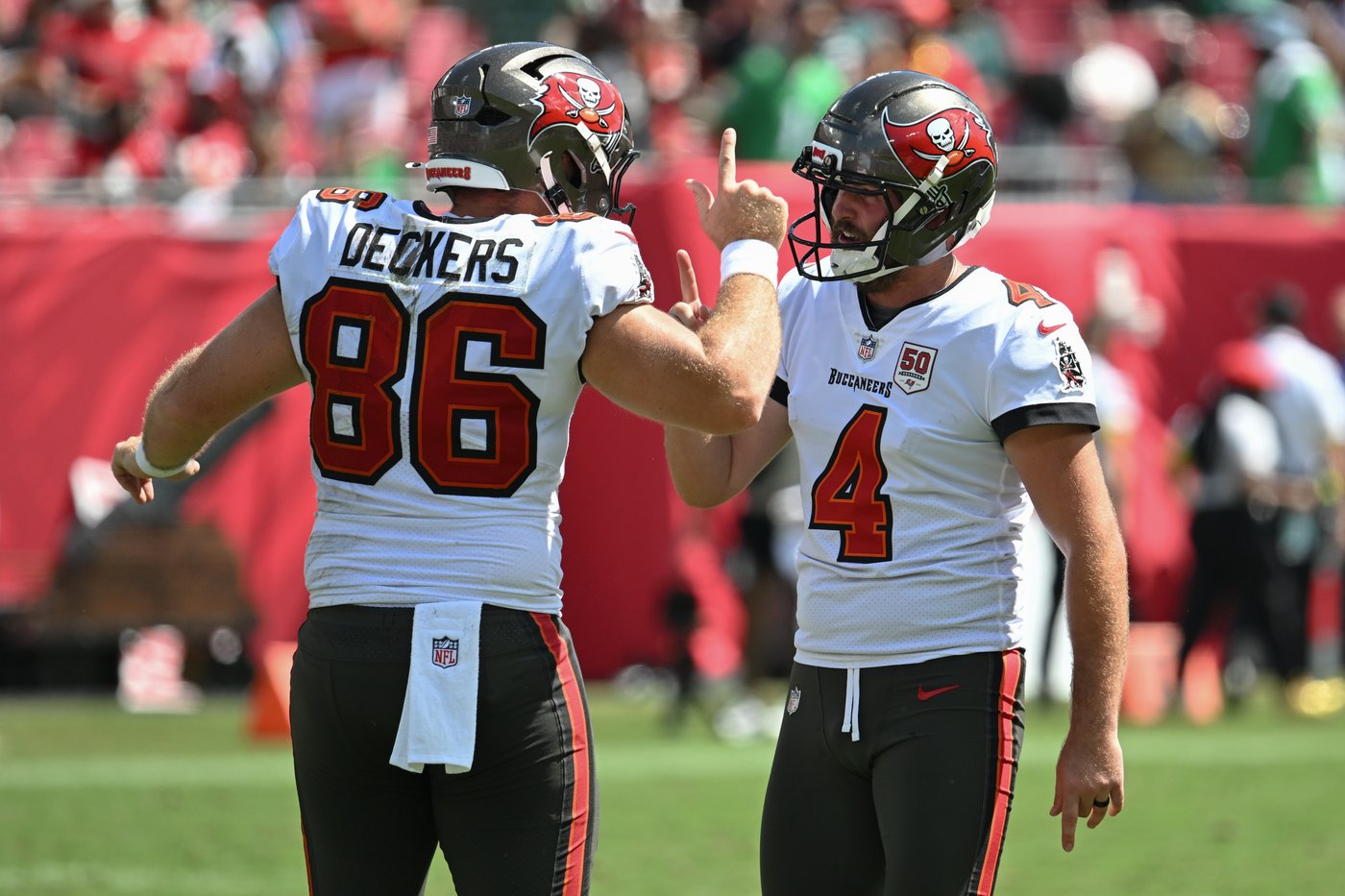 Bucs' Chase McLaughlin hits 65-yard field goal; Eagles score another touchdown on special teams | iNFOnews.ca
