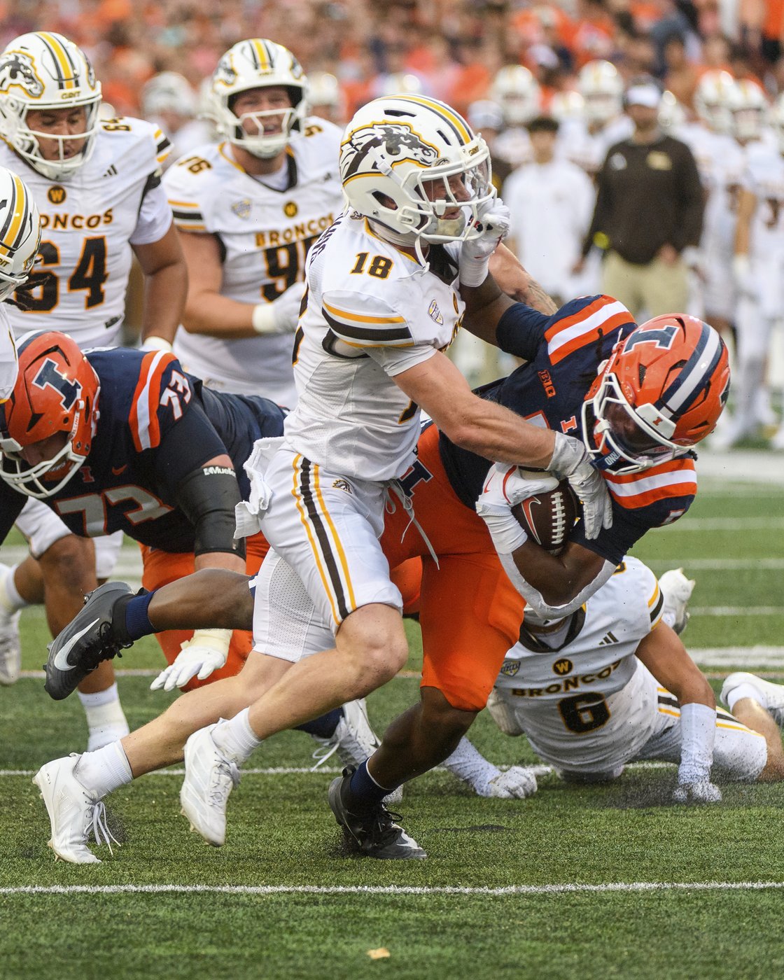 Luke Altmyer scores 3 TDs, No. 9 Illinois shuts out Western Michigan | iNFOnews.ca Luke Altmyer scores 3 TDs, No. 9 Illinois shuts out Western Michigan | iNFOnews.ca