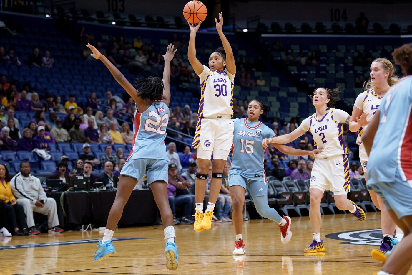 Williams scores 19 to lead No. 5 LSU in 87-61 win against Kim Mulkey's alma mater, Louisiana Tech | iNFOnews.ca Williams scores 19 to lead No. 5 LSU in 87-61 win against Kim Mulkey's alma mater, Louisiana Tech | iNFOnews.ca