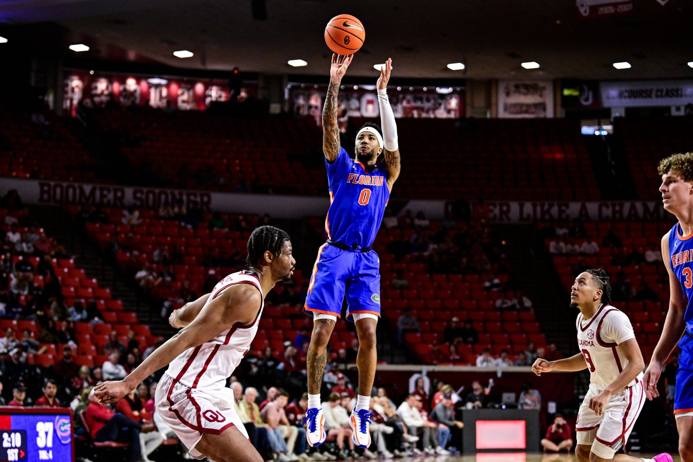 Haugh and Chinyelu help No. 19 Florida breeze past Oklahoma 96-79 for 3rd straight win | iNFOnews.ca