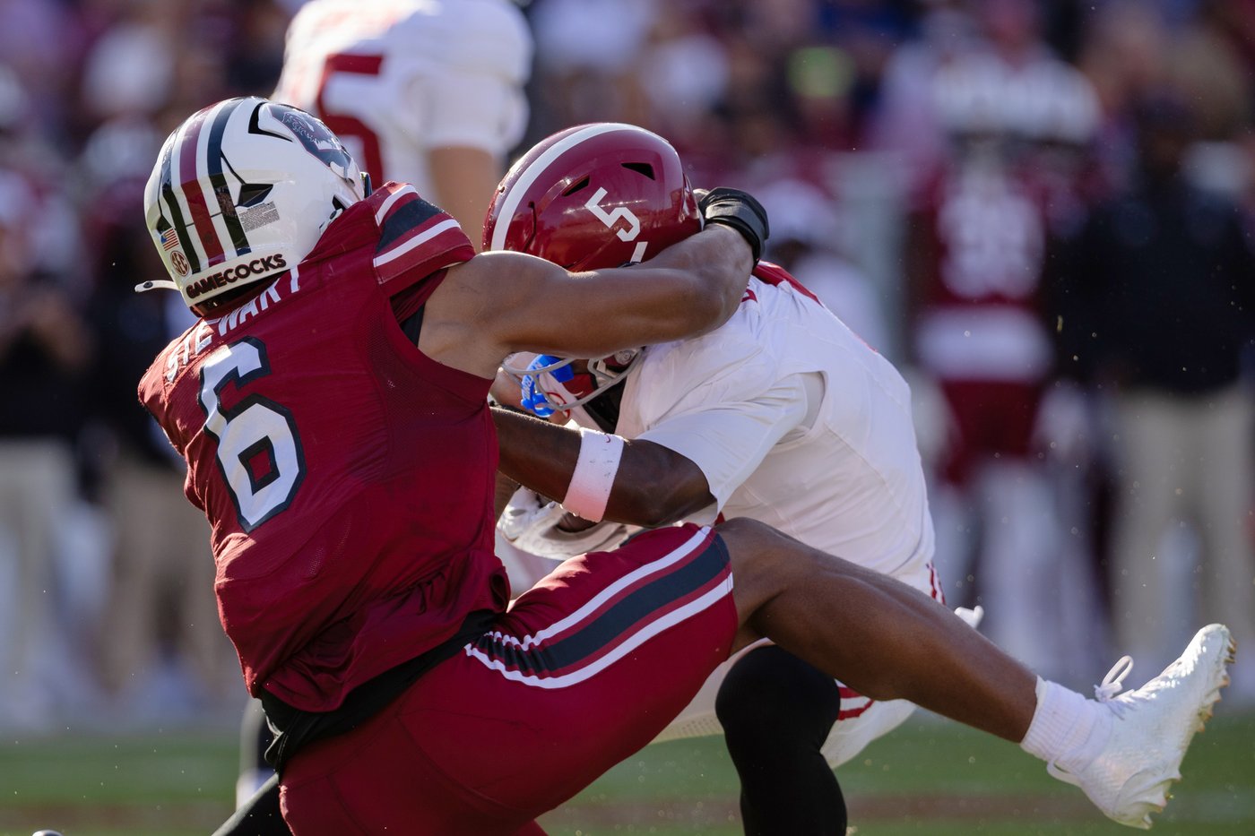 Germie Bernard's 2 late TDs help 'unbreakable' No. 4 Alabama rally past South Carolina 29-22 | iNFOnews.ca Germie Bernard's 2 late TDs help 'unbreakable' No. 4 Alabama rally past South Carolina 29-22 | iNFOnews.ca