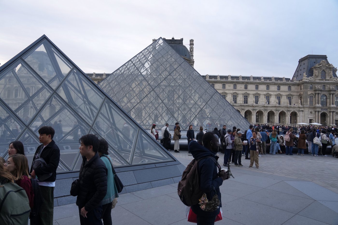 Louvre director acknowledges failure after jewel heist and says she offered to resign | iNFOnews.ca Louvre director acknowledges failure after jewel heist and says she offered to resign | iNFOnews.ca