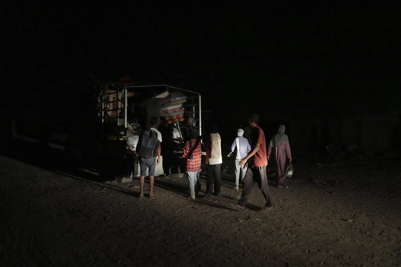 Despair deepens for a Palestinian family forced to flee across Gaza yet again | iNFOnews.ca
