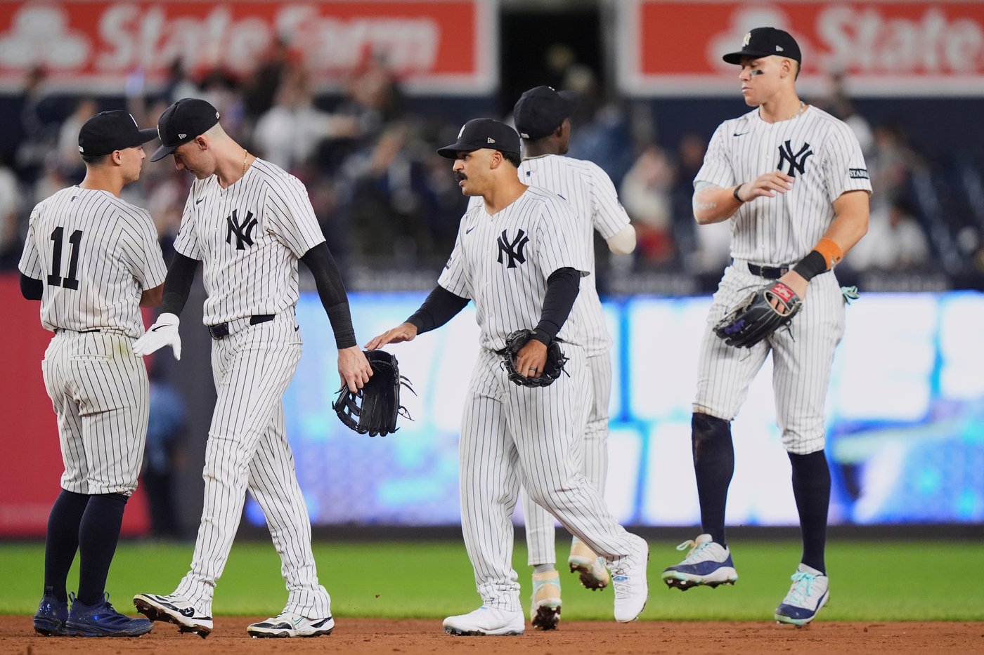 Yankees beat White Sox 5-3 behind Stanton and Rodón to stay tied with Toronto for AL East lead | iNFOnews.ca