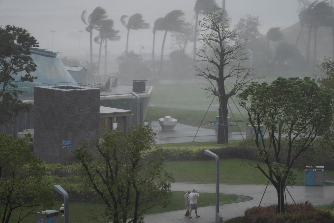 Typhoon Ragasa batters Hong Kong and southern China after causing deaths in Taiwan and Philippines | iNFOnews.ca
