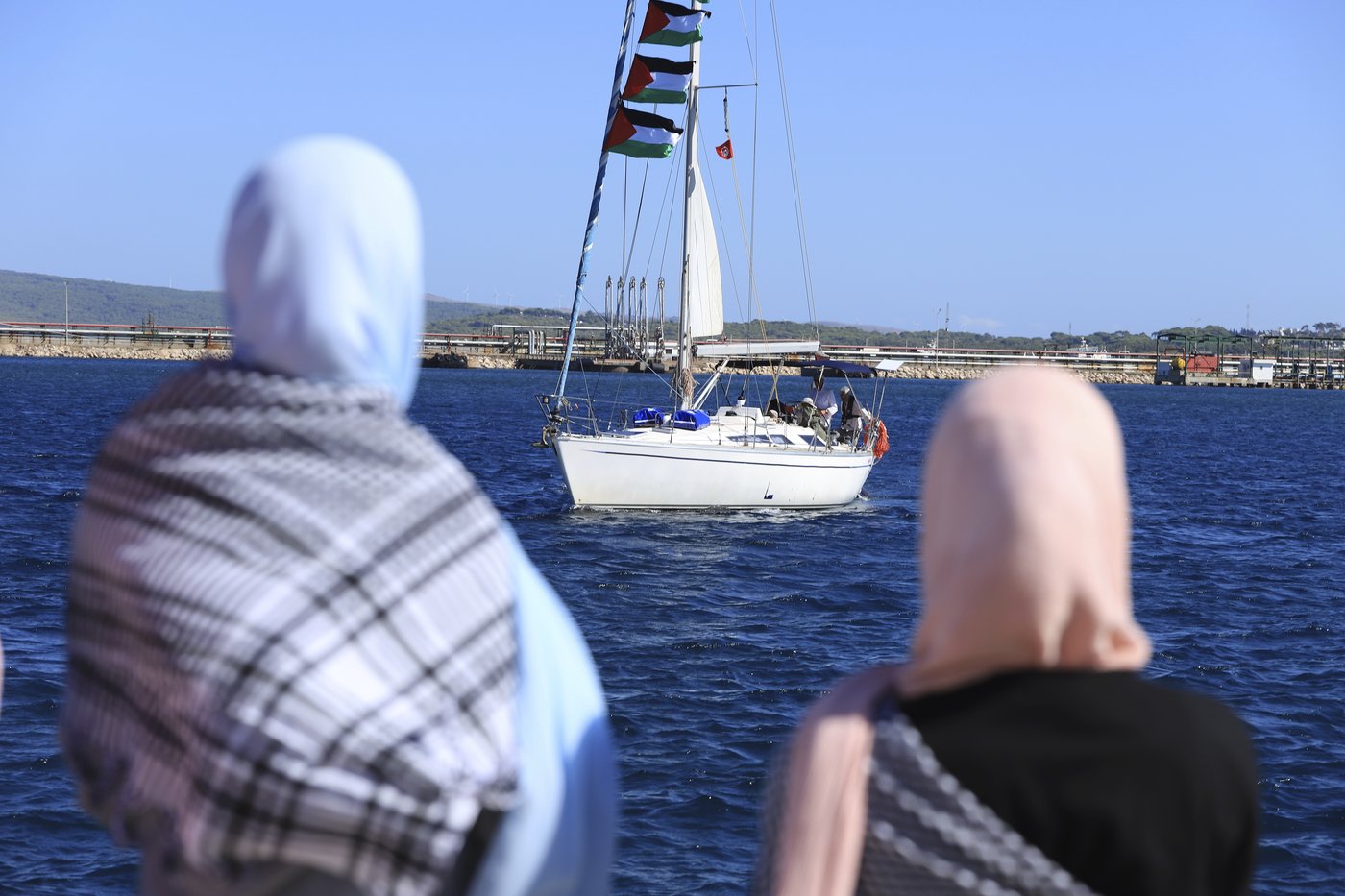 Activist flotilla seeking to break the Israeli blockade of Gaza says drones attacked its boats | iNFOnews.ca Activist flotilla seeking to break the Israeli blockade of Gaza says drones attacked its boats | iNFOnews.ca
