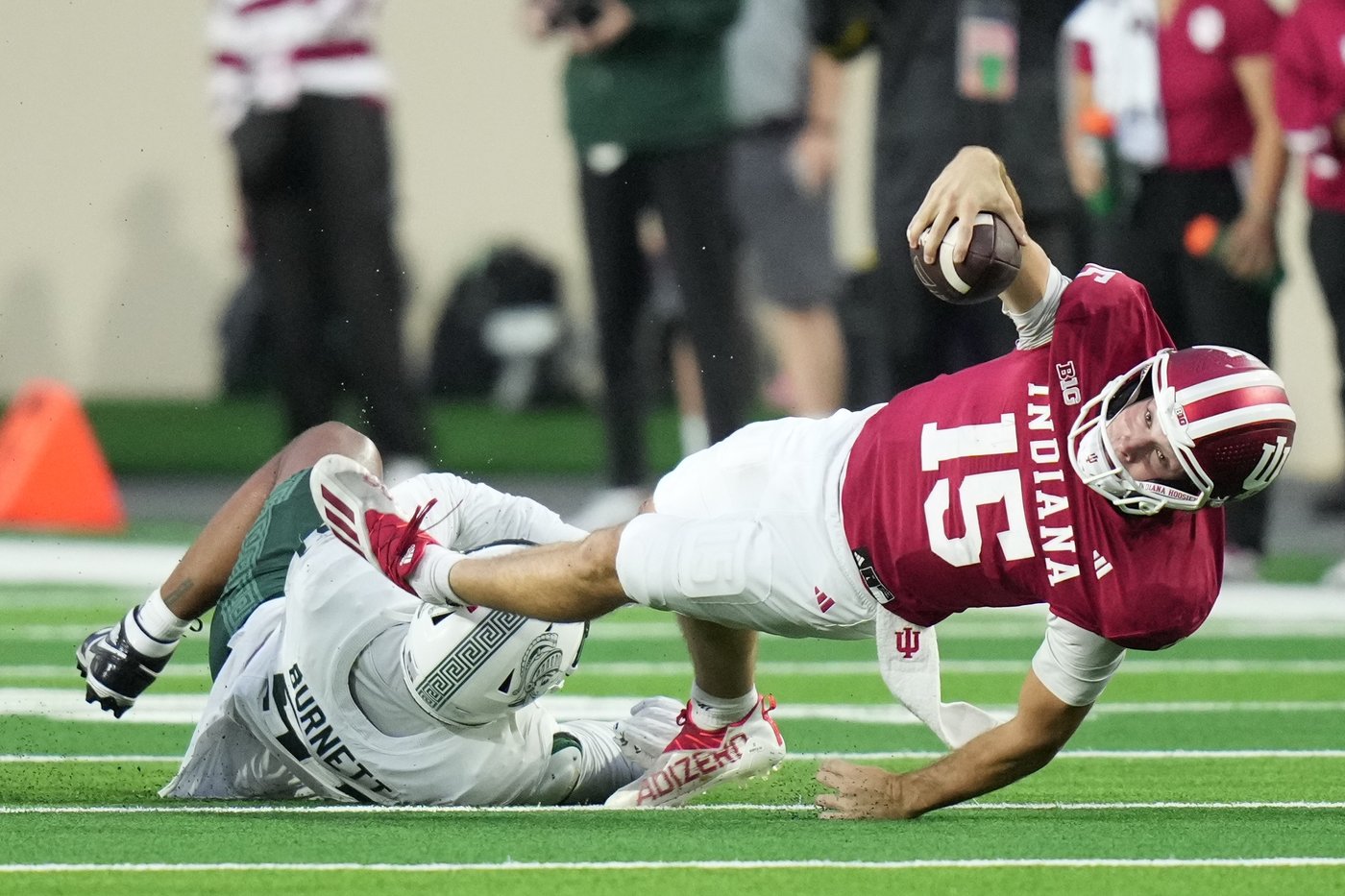 Mendoza throws four TD passes and No. 3 Indiana overwhelms Michigan State 38-13 | iNFOnews.ca Mendoza throws four TD passes and No. 3 Indiana overwhelms Michigan State 38-13 | iNFOnews.ca