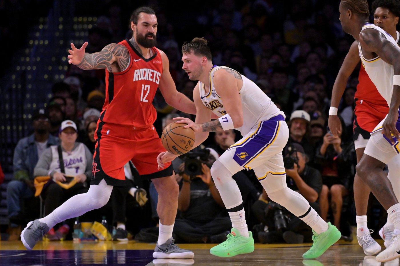 Amen Thompson's 26 points lead Rockets to 119-96 win over Doncic and the Lakers | iNFOnews.ca Amen Thompson's 26 points lead Rockets to 119-96 win over Doncic and the Lakers | iNFOnews.ca