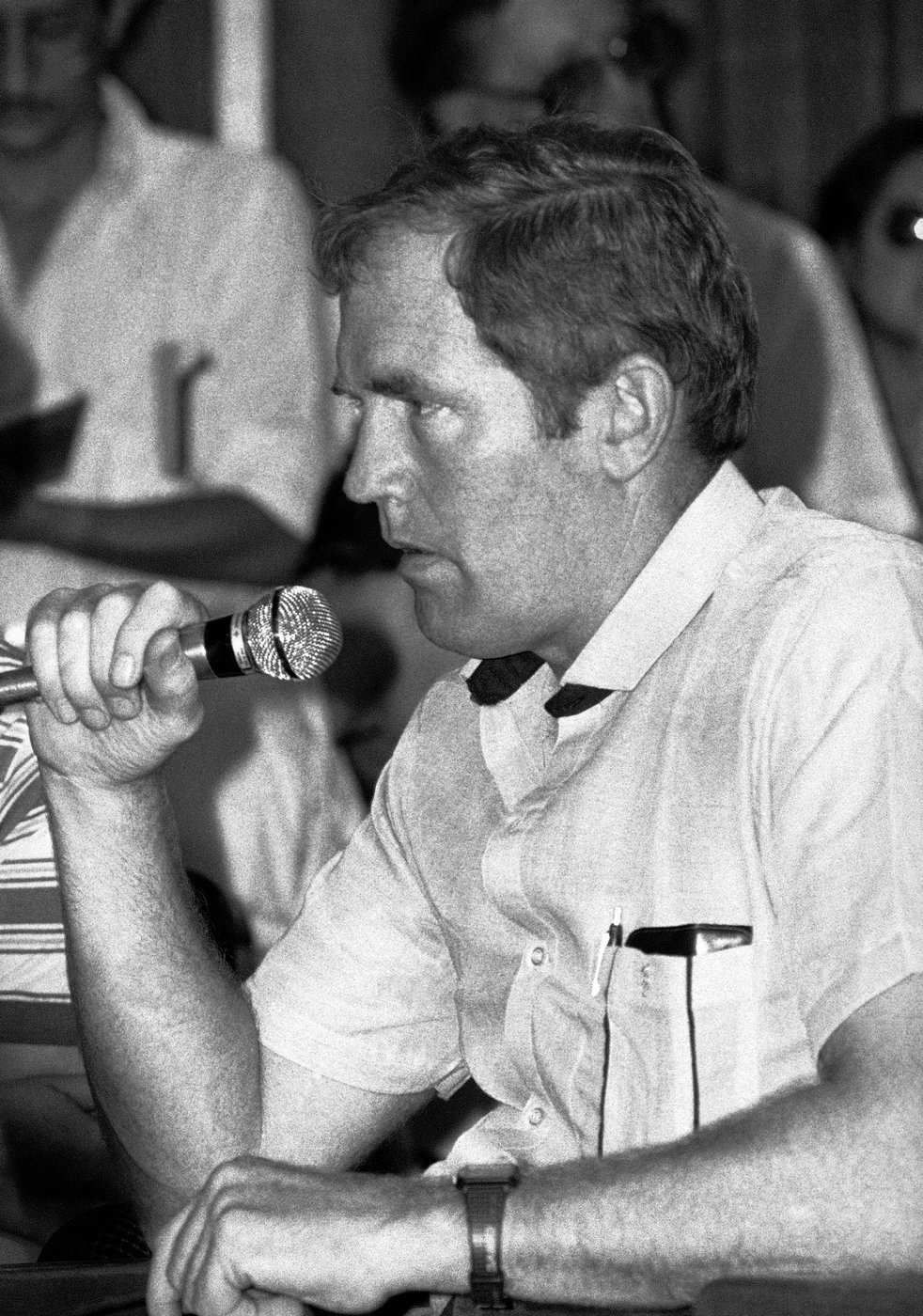 Eugene Hasenfus, key figure in 1980s Iran-Contra affair, dies at 84 | iNFOnews.ca