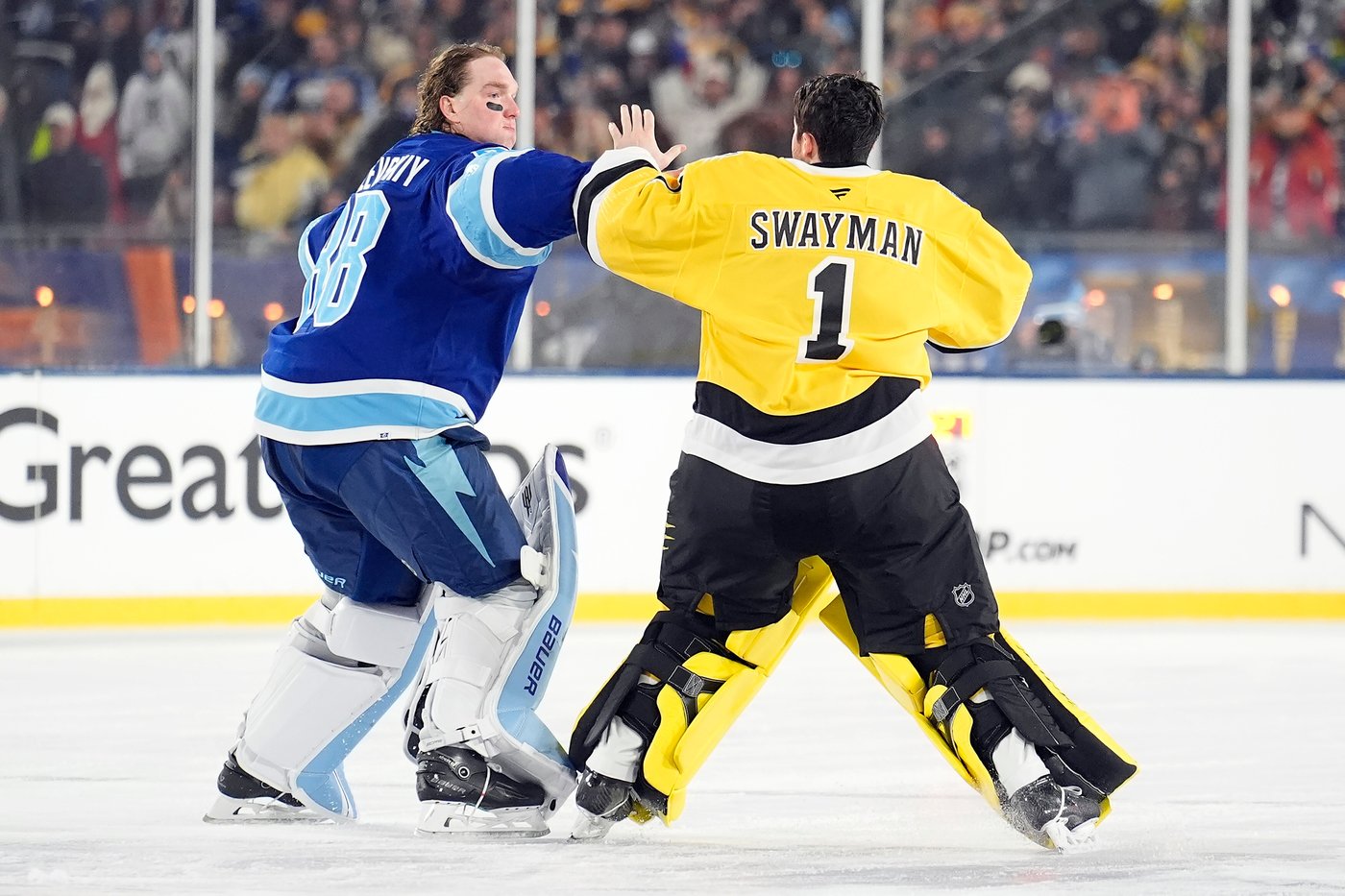 Lightning's historic 4-goal comeback stuns Bruins in NHL Stadium Series game | iNFOnews.ca
