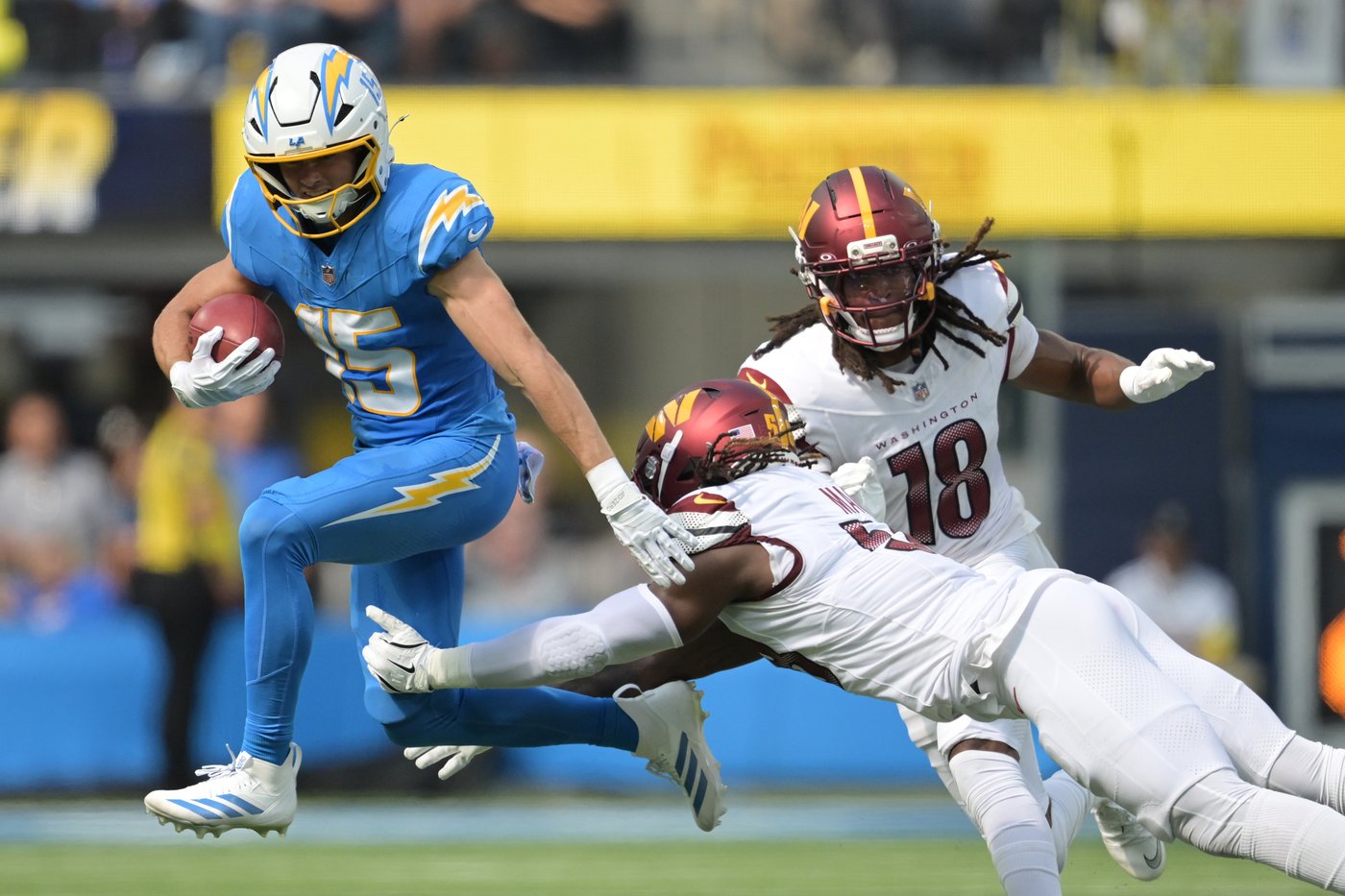 Dolphins and Chargers will try to bounce back from disappointing losses when they meet this week | iNFOnews.ca Dolphins and Chargers will try to bounce back from disappointing losses when they meet this week | iNFOnews.ca