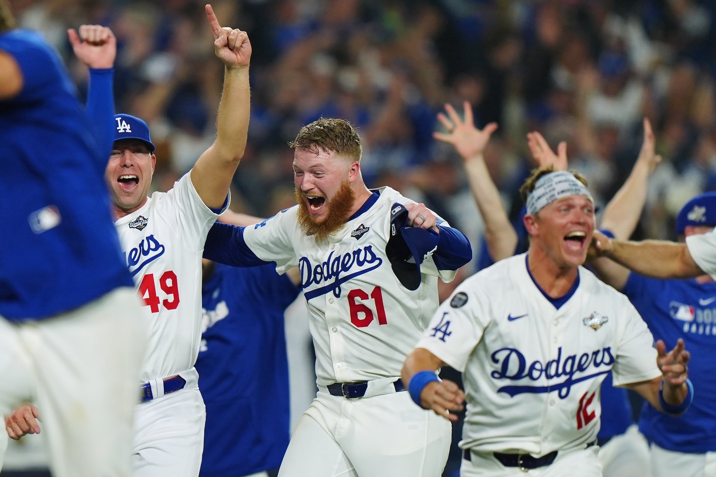 Photo Gallery: Dodgers outlast Jays 6-5 in 18-inning marathon World Series Game 3 | iNFOnews.ca