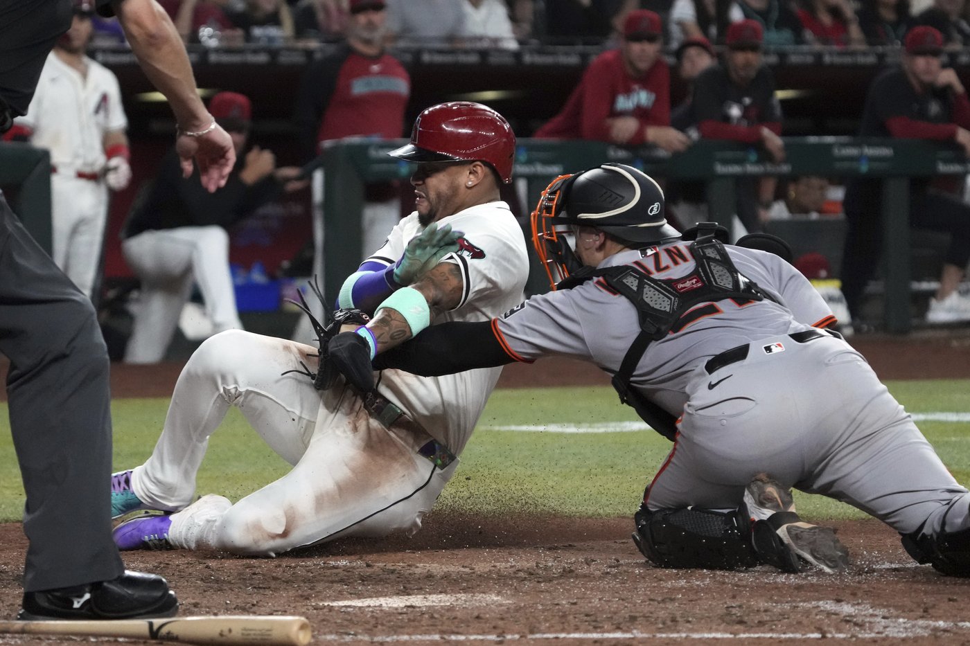 D-backs rally from early 4-run deficit and beat Giants 6-5 to keep pace in NL playoff race | iNFOnews.ca