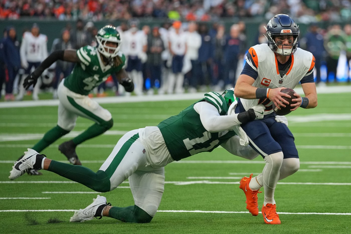 Broncos' defense saves the day by sacking Justin Fields nine times in gritty win over Jets | iNFOnews.ca Broncos' defense saves the day by sacking Justin Fields nine times in gritty win over Jets | iNFOnews.ca