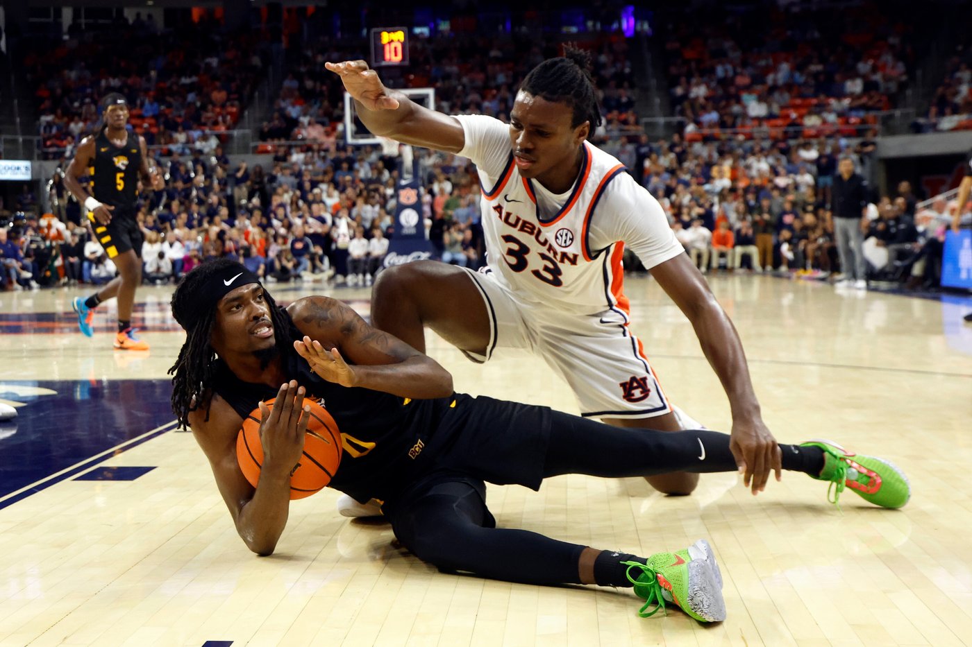 No. 20 Auburn escapes in overtime against Bethune-Cookman in Steven Pearl's coaching debut | iNFOnews.ca No. 20 Auburn escapes in overtime against Bethune-Cookman in Steven Pearl's coaching debut | iNFOnews.ca