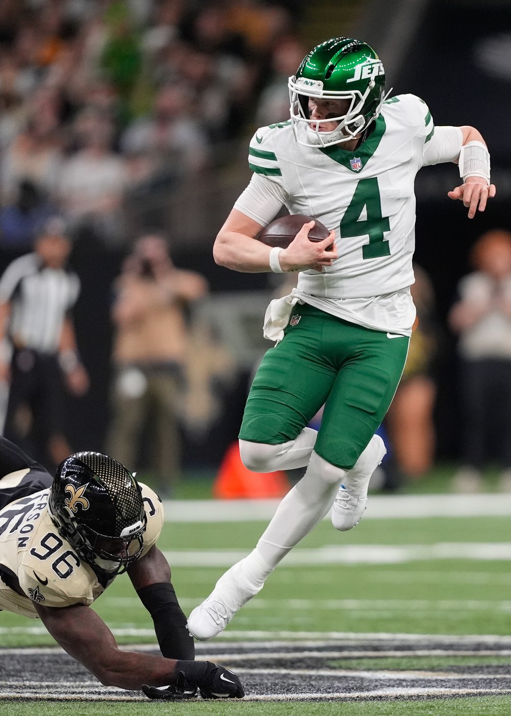 Brady Cook getting third straight start for Jets against Patriots in home finale | iNFOnews.ca