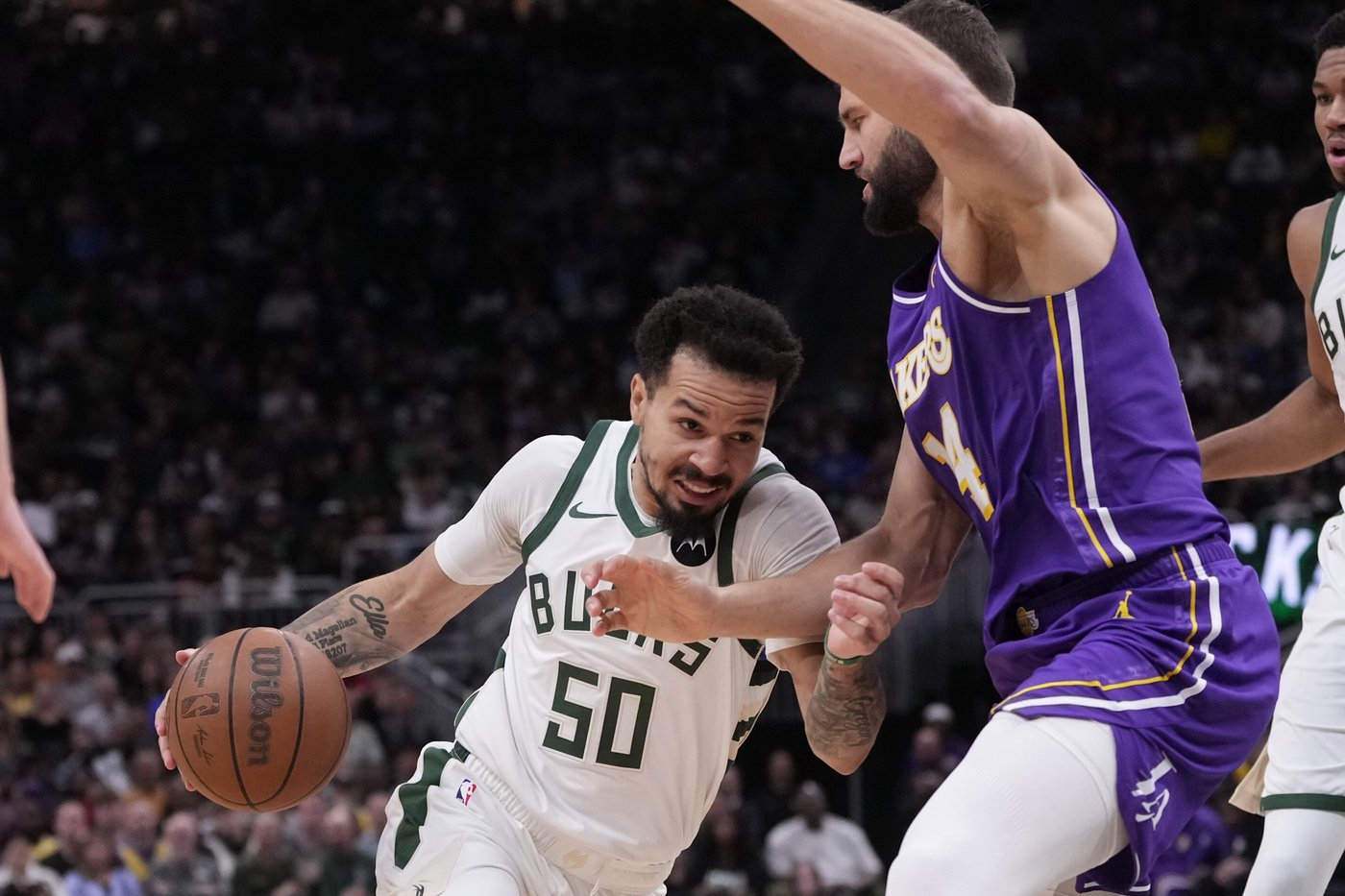 Doncic scores 41 points, Reaves adds 25 as Lakers roll to 119-95 win against Bucks | iNFOnews.ca Doncic scores 41 points, Reaves adds 25 as Lakers roll to 119-95 win against Bucks | iNFOnews.ca