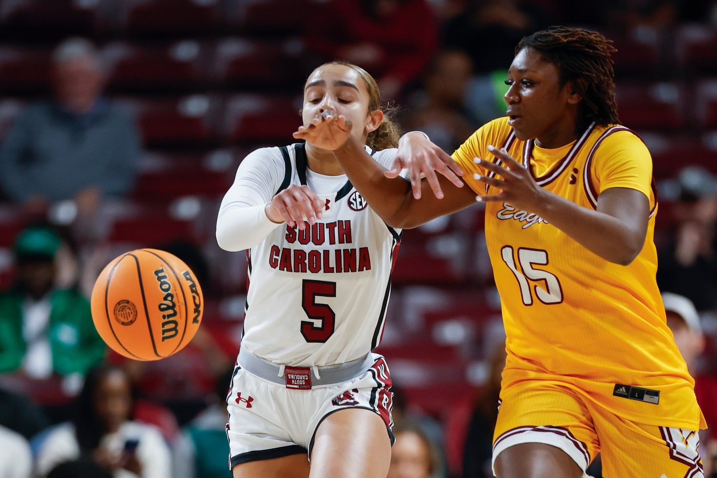 Latson leads three players with 20-plus points in No. 2 South Carolina's 106-56 blowout of Winthrop | iNFOnews.ca
