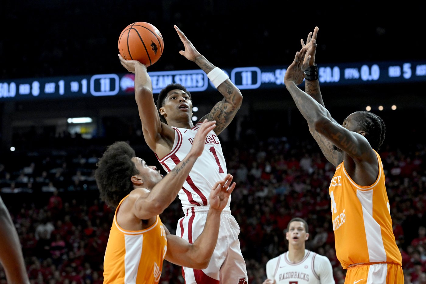 Acuff scores 29 points to lead No. 18 Arkansas to a 86-75 win over No. 19 Tennessee | iNFOnews.ca