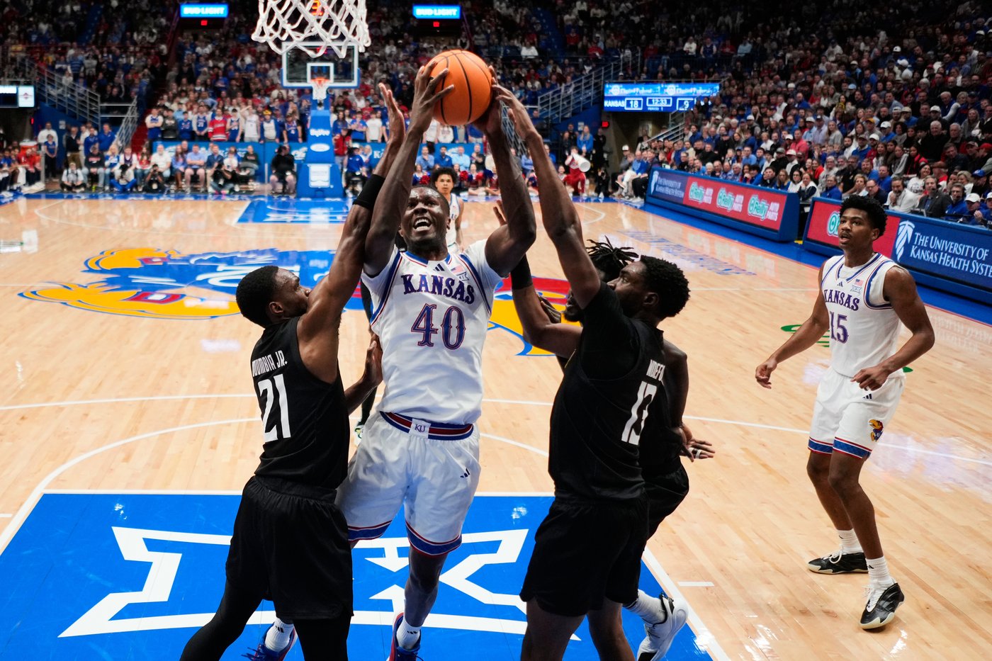 Flory Bidunga has 18 points and 10 rebounds as No. 17 Kansas beats Towson 73-49 | iNFOnews.ca