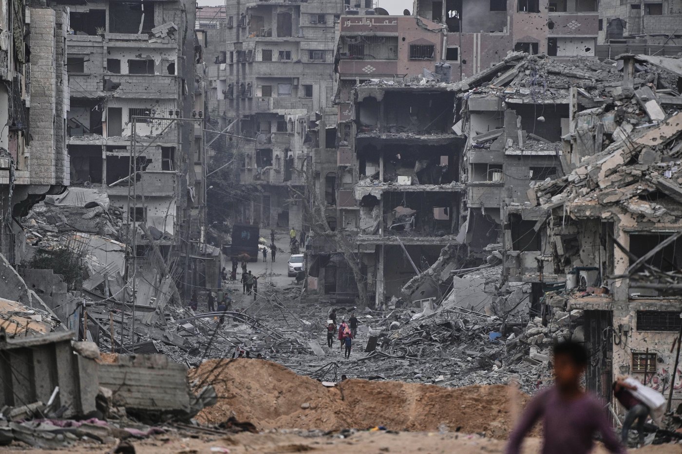 Photos show Gaza’s destruction as families return to what's left of their homes | iNFOnews.ca