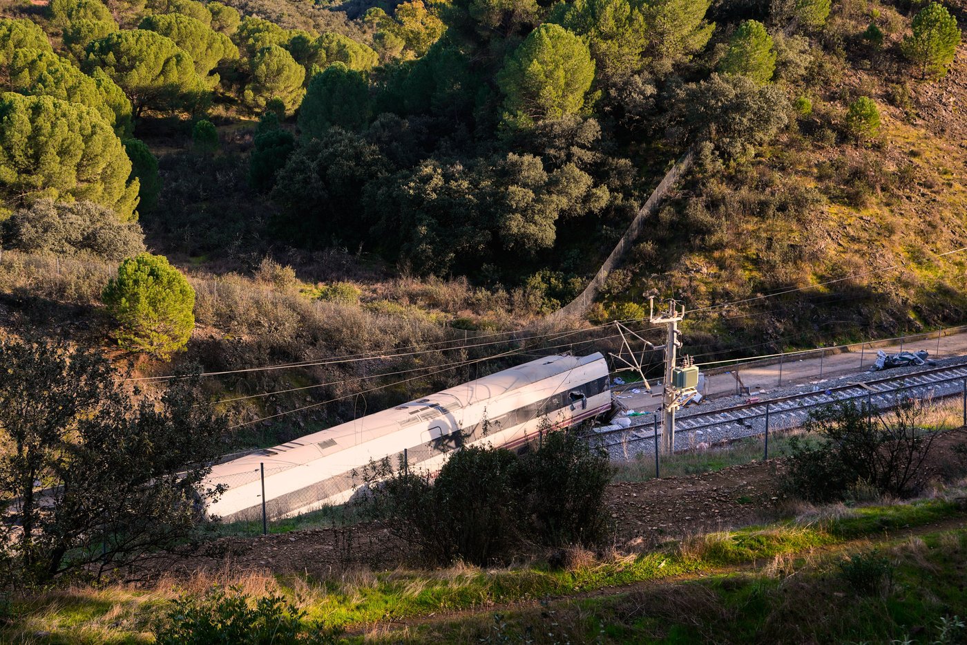 Death toll in Spanish train collision rises to 40 as authorities fear more bodies could be found | iNFOnews.ca