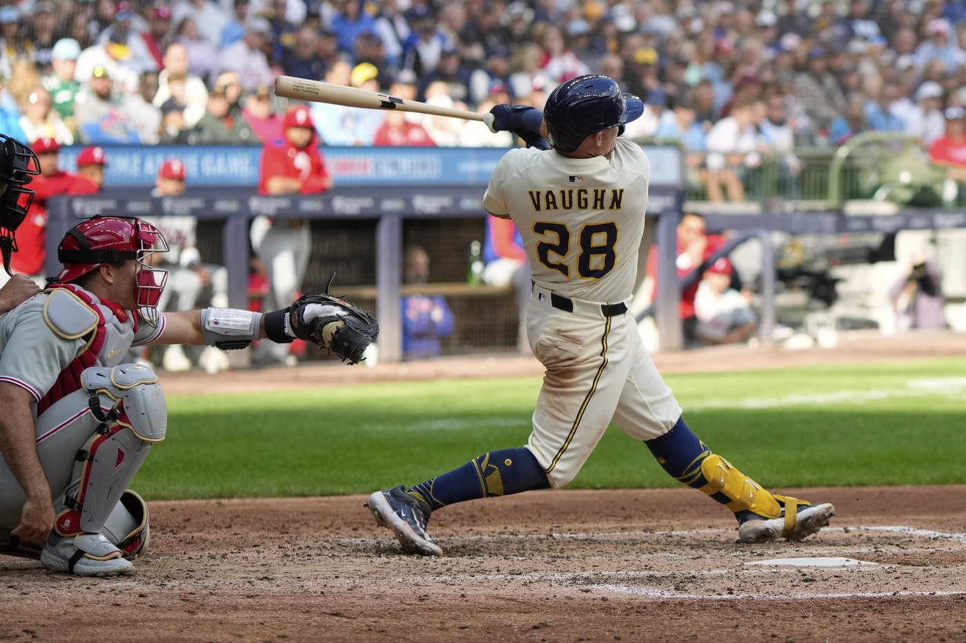Suárez shines as Phillies beat Brewers 2-0 to win series between NL division leaders | iNFOnews.ca Suárez shines as Phillies beat Brewers 2-0 to win series between NL division leaders | iNFOnews.ca