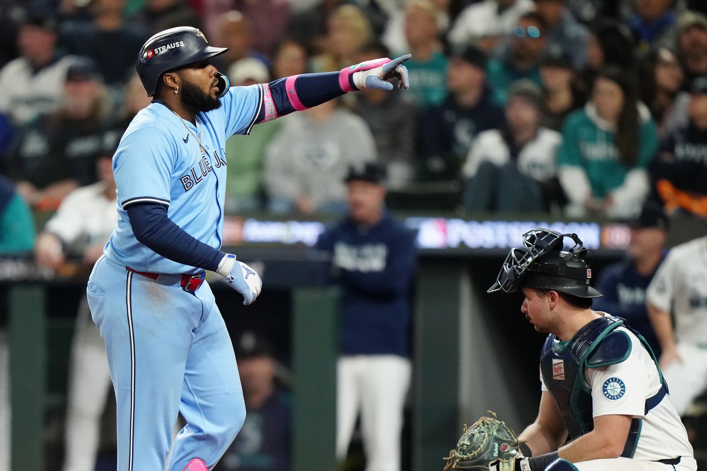 Photo Gallery: Blue Jays even ALCS with 8-2 win in Game 4 | iNFOnews.ca