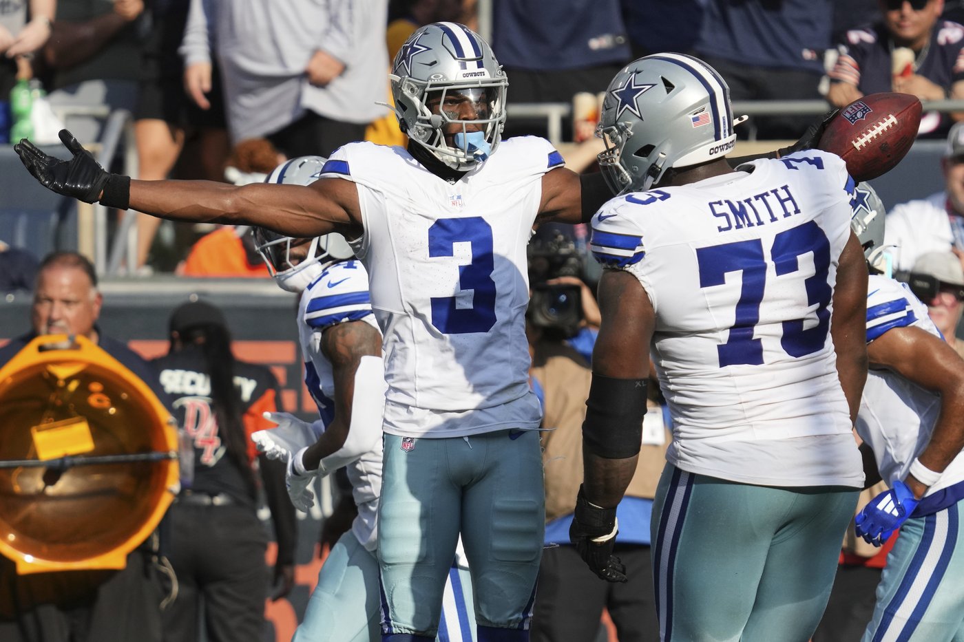 Micah Parsons' buddies on the Dallas offensive line are suddenly game-planning against him | iNFOnews.ca