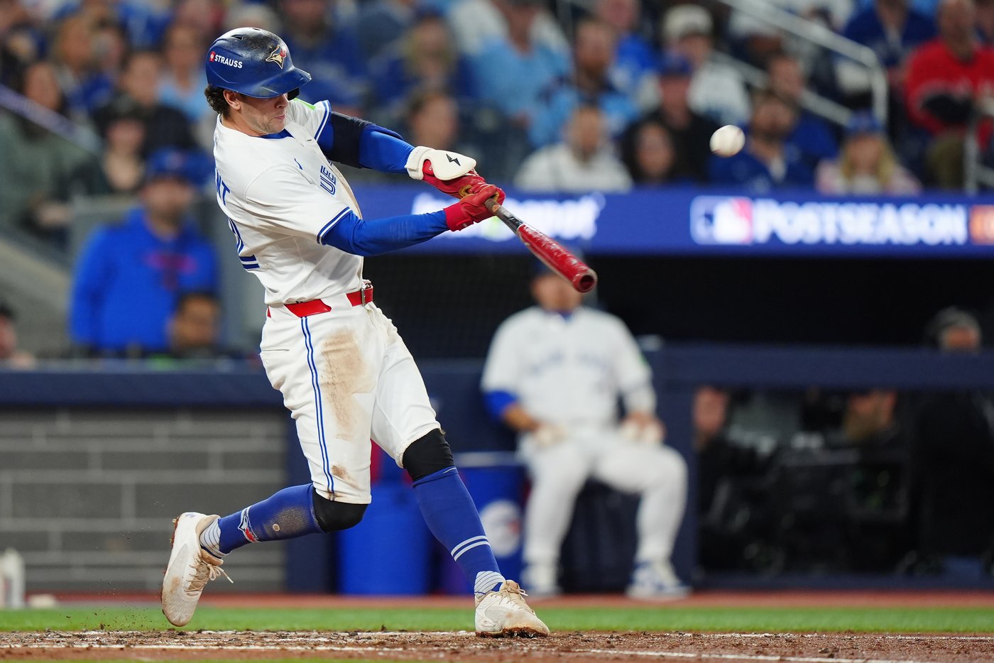 Photo Gallery: Blue Jays force Game 7 in ALCS with 6-2 win | iNFOnews.ca