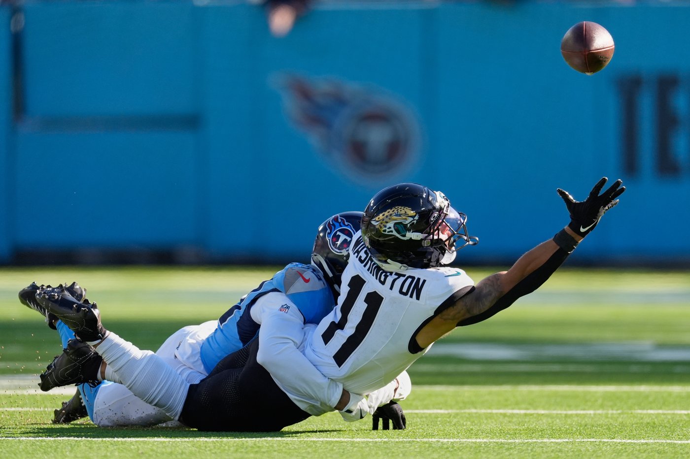 Trevor Lawrence leads Jaguars to third straight win in 25-3 victory over the Titans | iNFOnews.ca