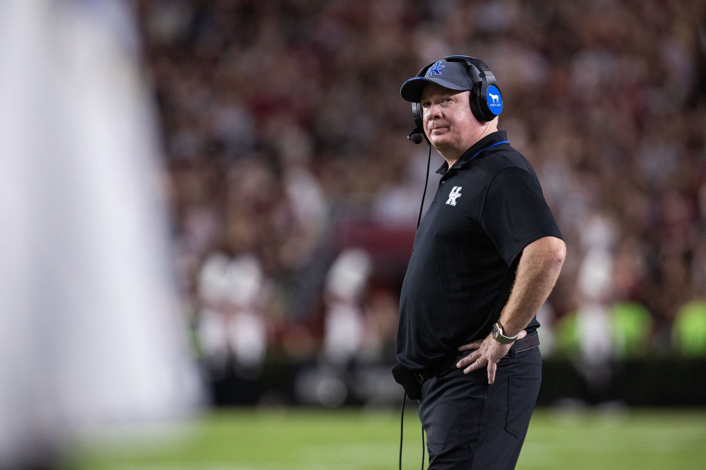 Defense guides South Carolina to 35-13 victory over Kentucky | iNFOnews.ca