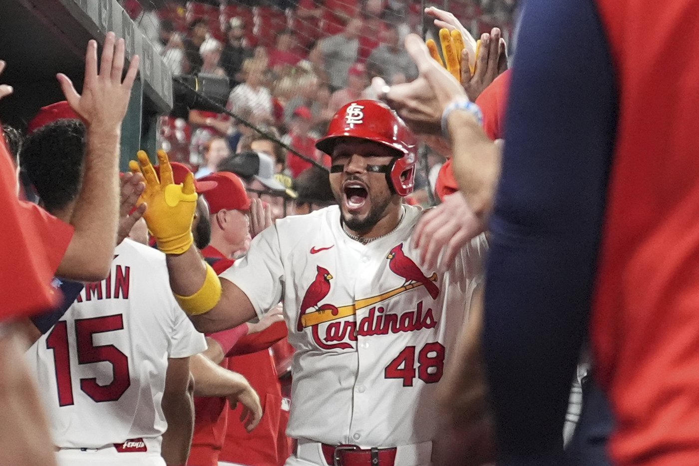 Herrera hits go-ahead homer, Mikolas pitches 6 solid innings, Cardinals beat A's 2-1 | iNFOnews.ca