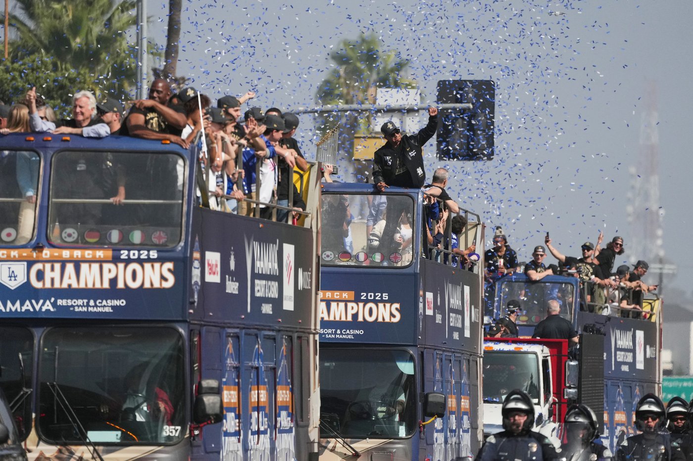 Top photos from the World Series parade in Los Angeles | iNFOnews.ca