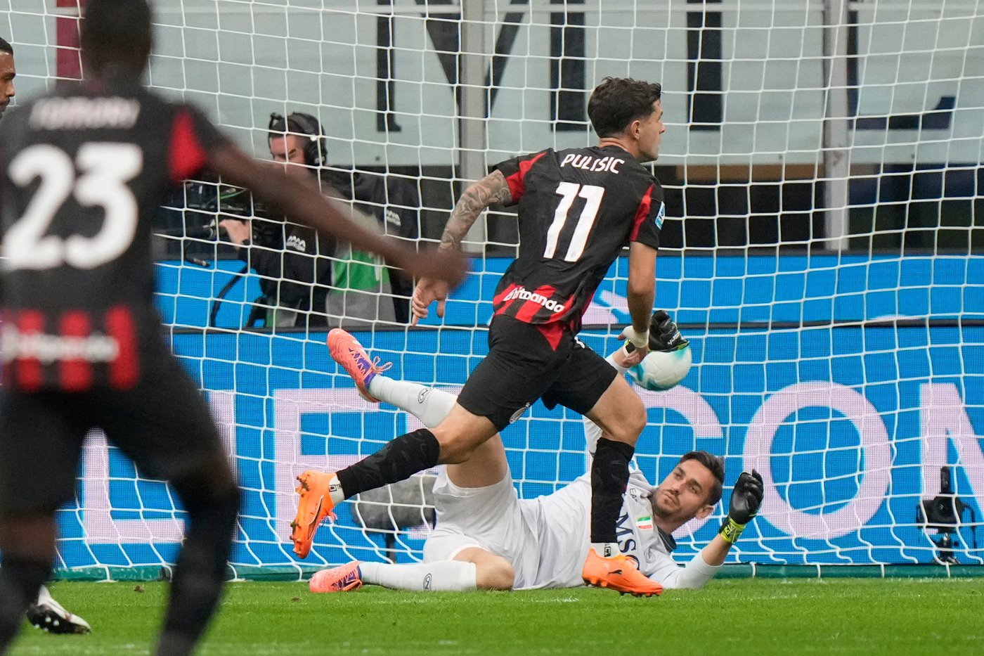 Pulisic magic leaves Milan wondering what American can do when fully fit after he destroys Napoli | iNFOnews.ca