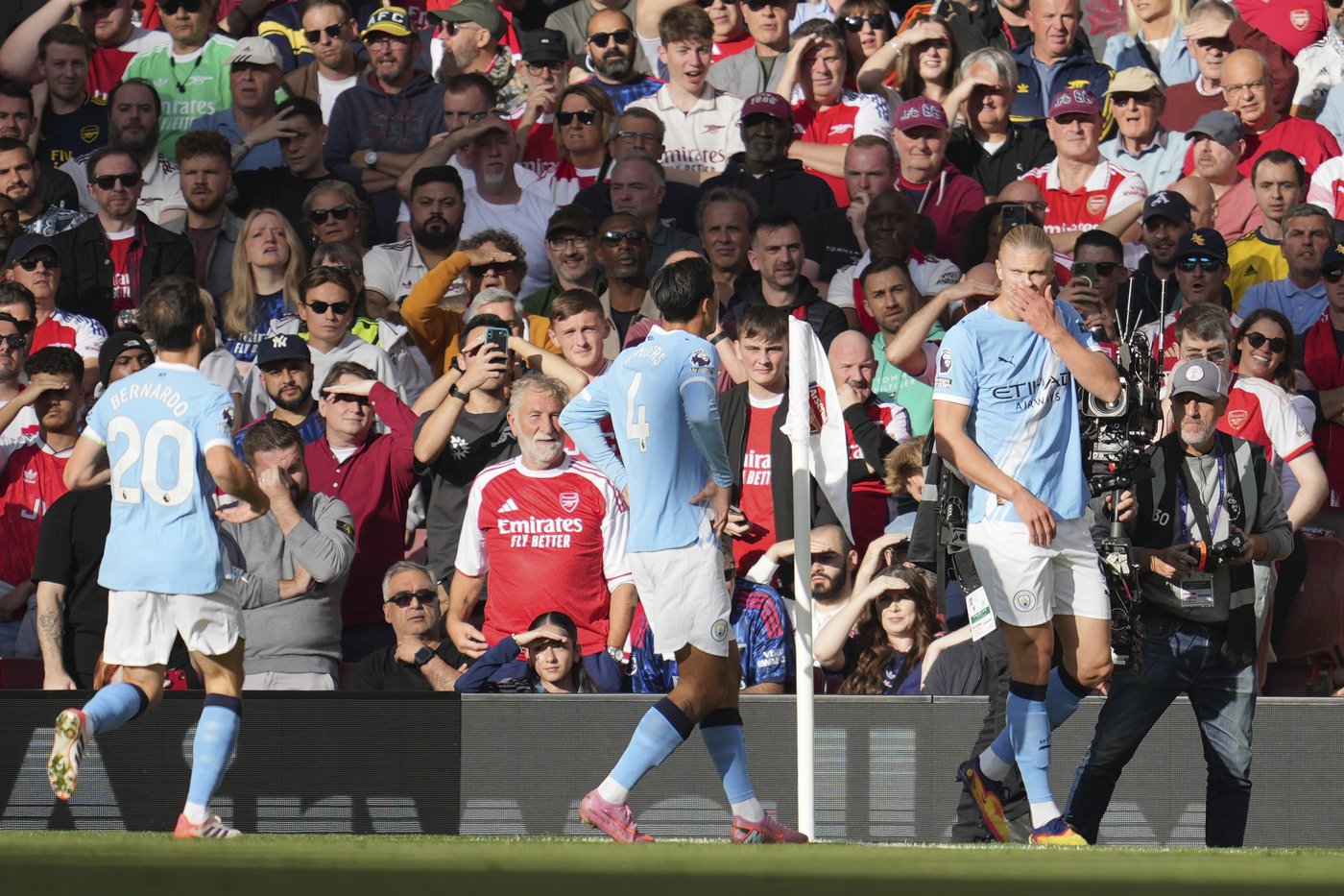 Arsenal snatches 1-1 draw with defensive Man City with Martinelli's stoppage-time goal | iNFOnews.ca Arsenal snatches 1-1 draw with defensive Man City with Martinelli's stoppage-time goal | iNFOnews.ca