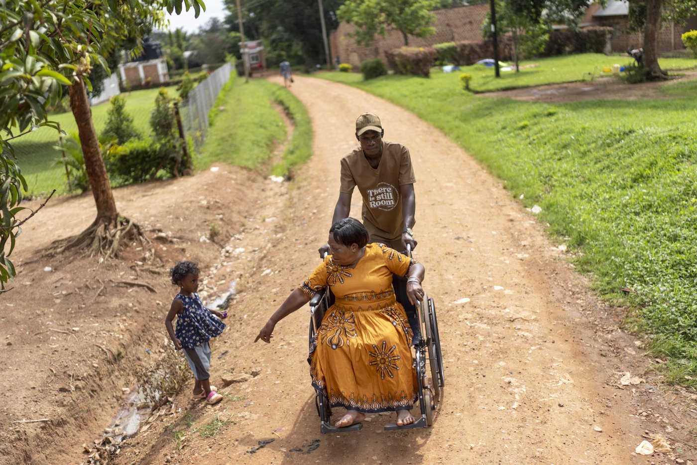 PHOTO ESSAY: In Uganda, a sprawling generation of children finds its fate entwined with elders | iNFOnews.ca