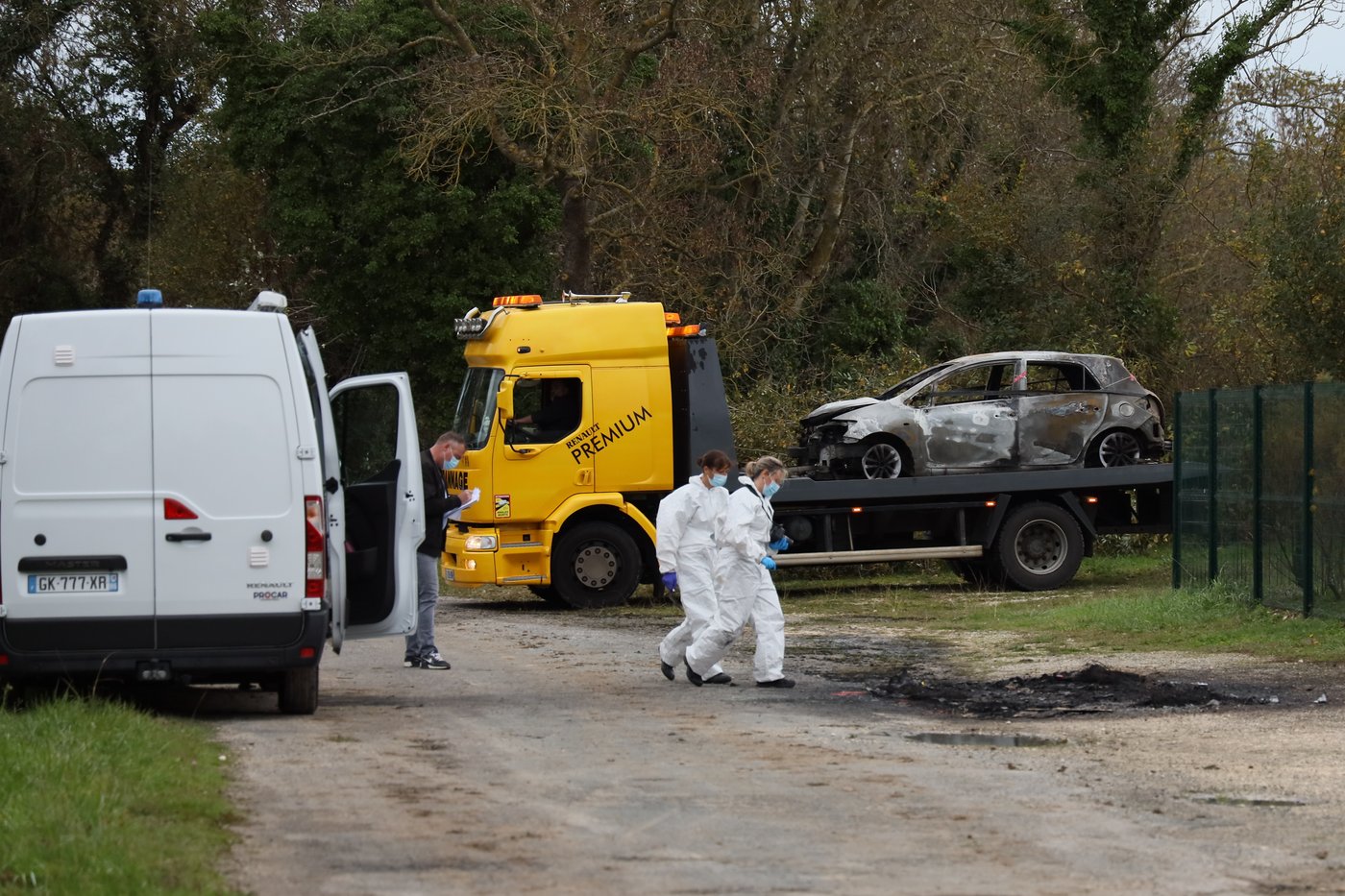 Motorist 'deliberately' hit 5 people in car ramming on French Atlantic island | iNFOnews.ca Motorist 'deliberately' hit 5 people in car ramming on French Atlantic island | iNFOnews.ca