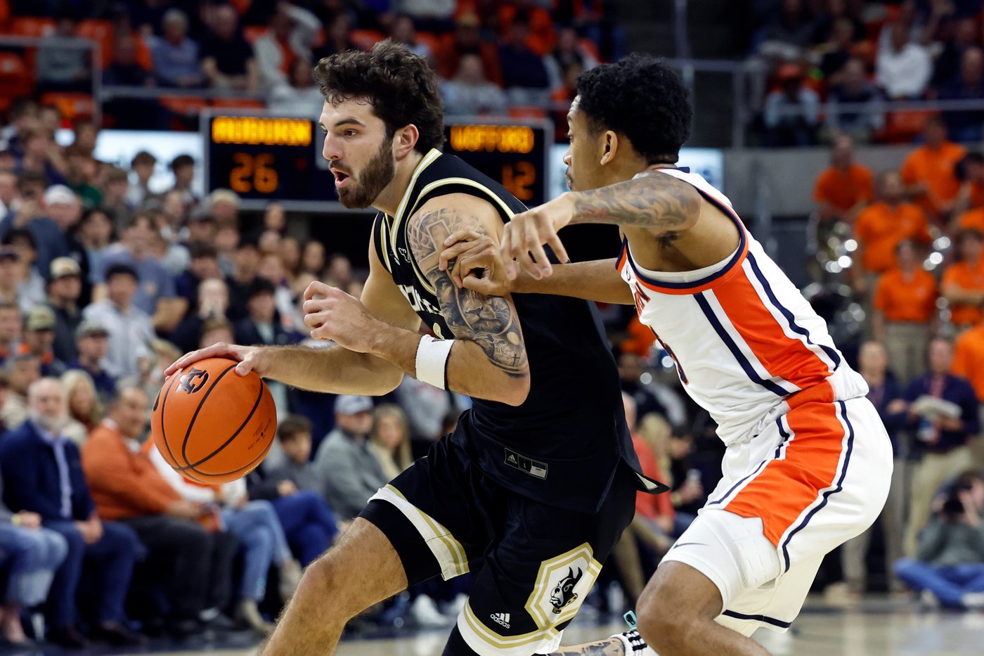 Keyshawn Hall scores 20 points and No. 22 Auburn handles Wofford 93-62 | iNFOnews.ca