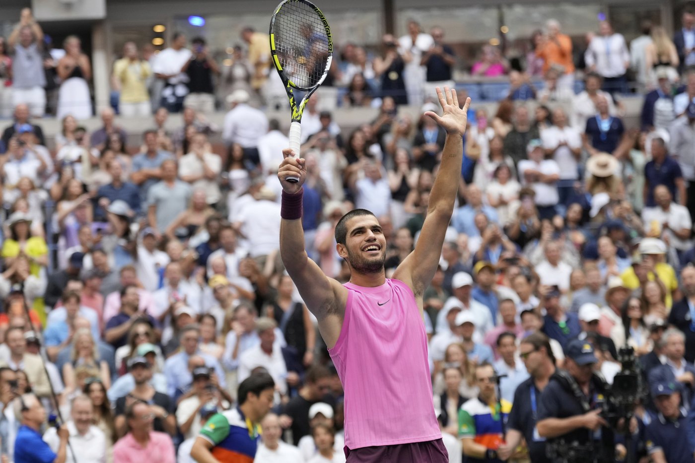 Carlos Alcaraz beats Novak Djokovic in 3 sets at the US Open to reach 3rd Grand Slam final in a row | iNFOnews.ca