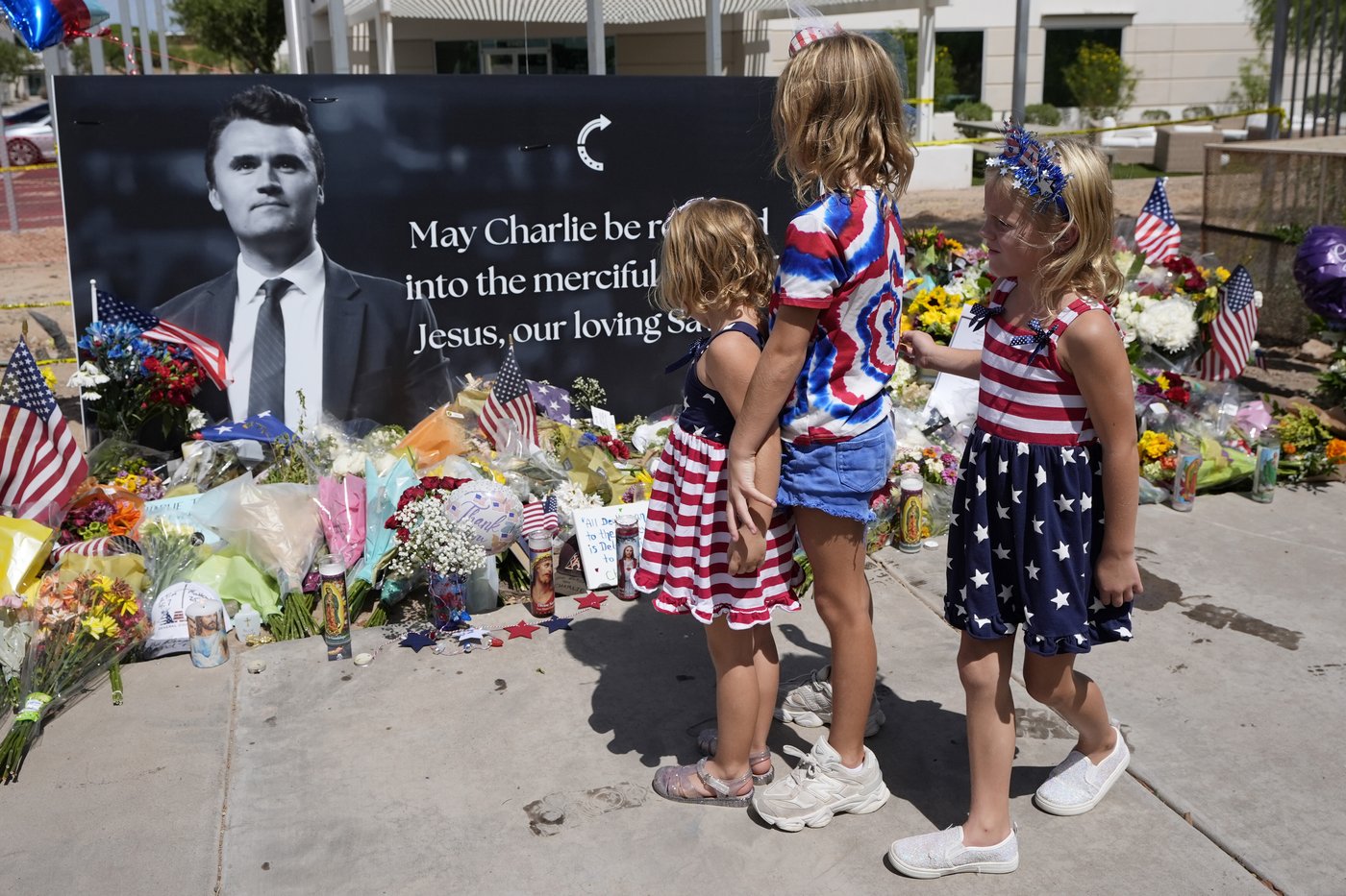 Photos from Utah Valley University before and after the shooting of Charlie Kirk | iNFOnews.ca